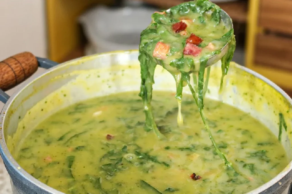 Fiz essa sopa de caldo verde e me apaixonei com sabor. 2 fazer sopa de caldo verde