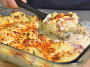 Fiz uma receita de couve flor gratinado cremoso com queijo e me apaixonei.